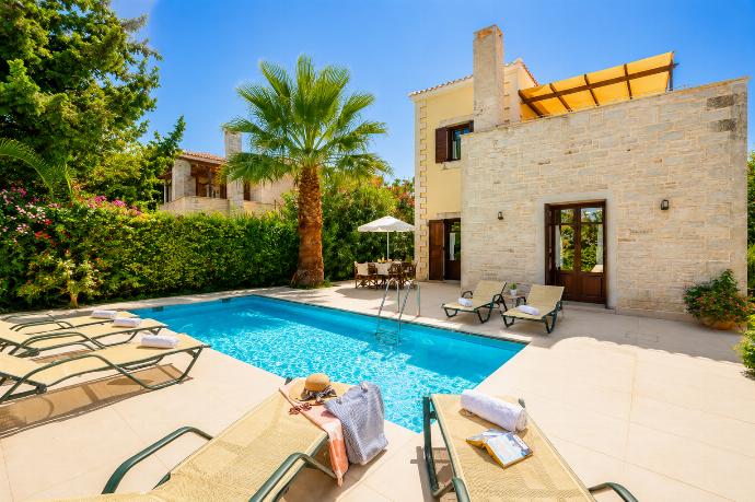 Beautiful villa with private pool and terrace . - Villa Aloe . (Photo Gallery) }}