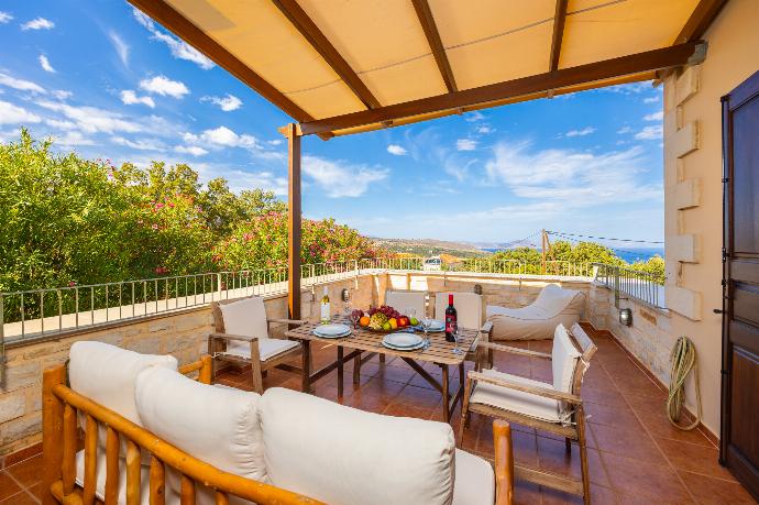 Terrace area . - Villa Lotus . (Photo Gallery) }}