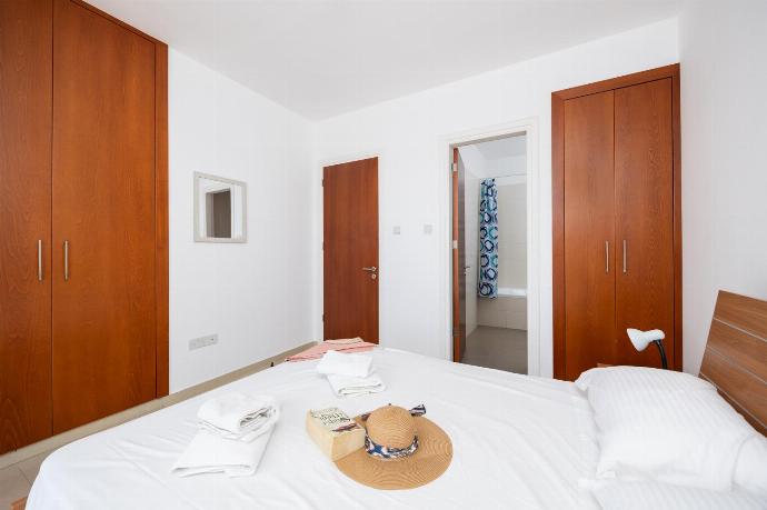 Double bedroom with en suite bathroom and A/C . - Villa Coral Bay 7 . (Photo Gallery) }}