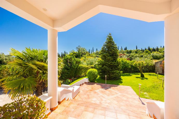 Garden area . - Villa Noulia . (Photo Gallery) }}