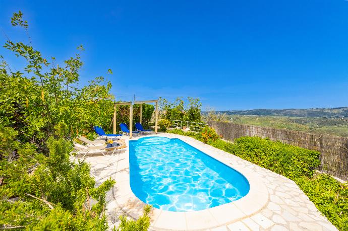 Private pool and terrace . - Villa Kourkoulios . (Photo Gallery) }}