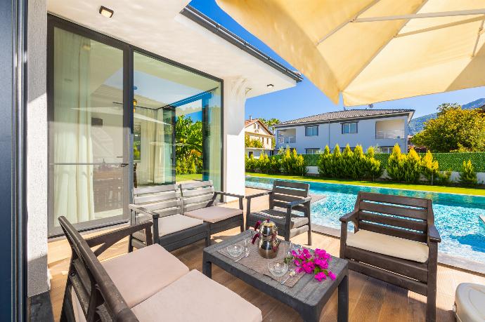 Terrace area . - Villa White Cloud . (Photo Gallery) }}