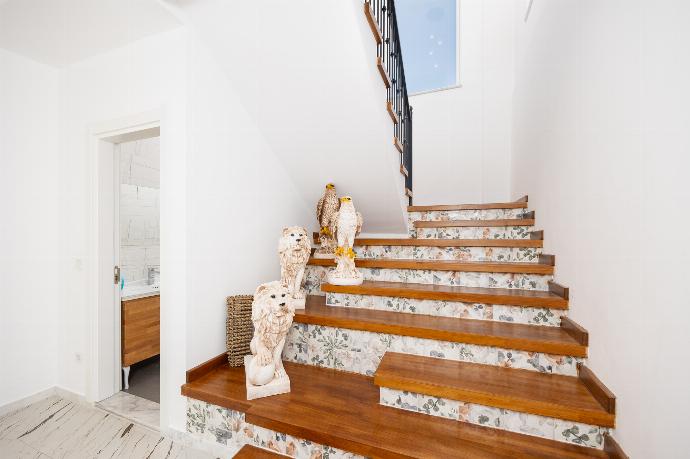 Stairway . - Villa White Cloud . (Photo Gallery) }}