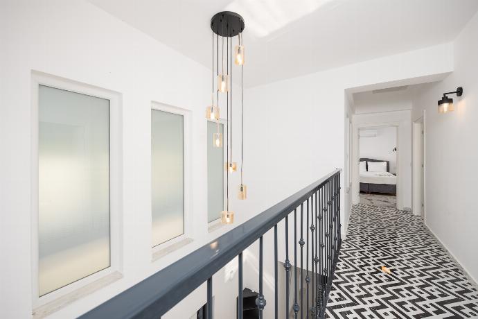 First floor . - Villa White Cloud . (Photo Gallery) }}