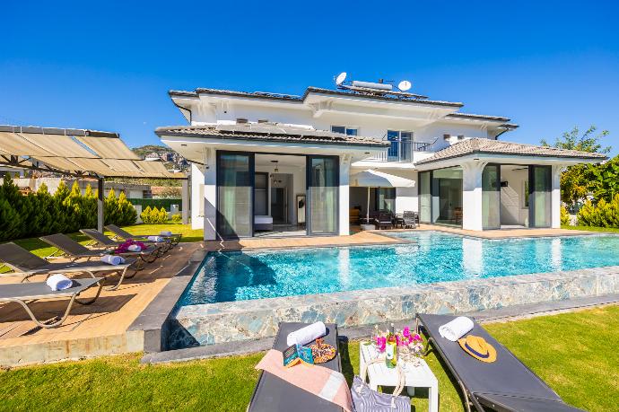 Beautiful villa with private pool, terrace, and garden . - Villa White Cloud . (Photo Gallery) }}
