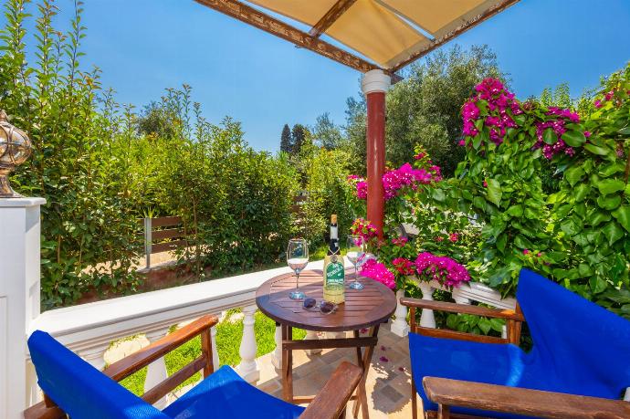 Twin bedroom with A/C . - Villa Aggiolina . (Photo Gallery) }}