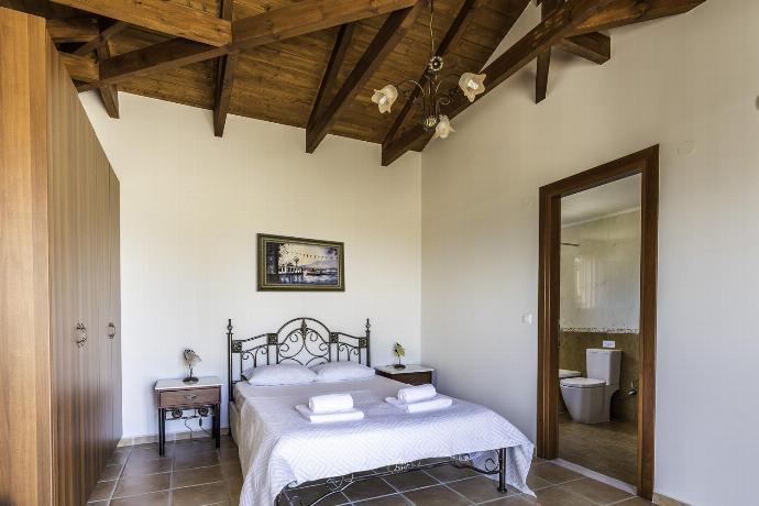  . - Villa Eudora . (Photo Gallery) }}