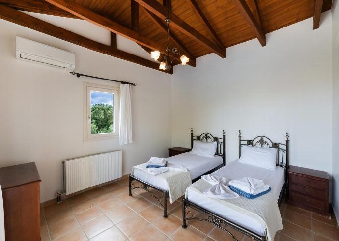  . - Villa Eudora . (Photo Gallery) }}