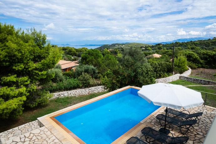  . - Villa Eudora . (Photo Gallery) }}
