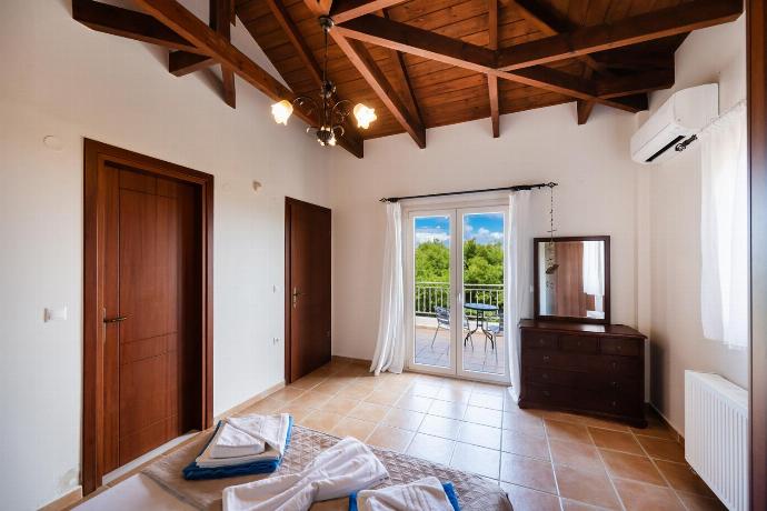  . - Villa Eudora . (Photo Gallery) }}