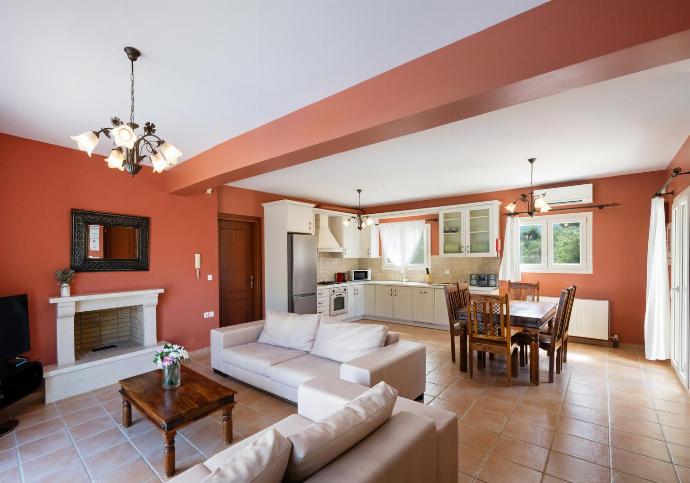  . - Villa Eudora . (Photo Gallery) }}