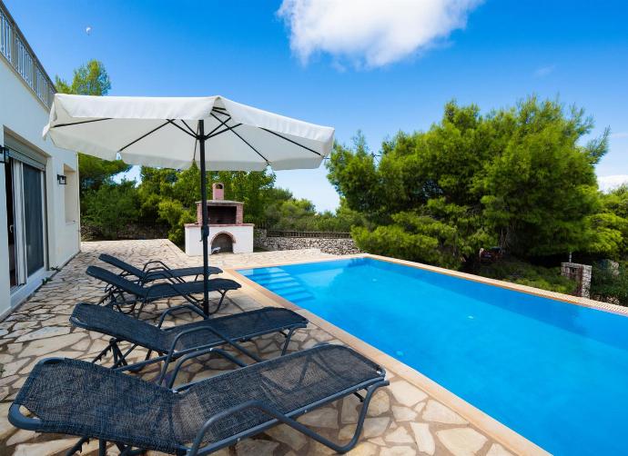  . - Villa Eudora . (Photo Gallery) }}