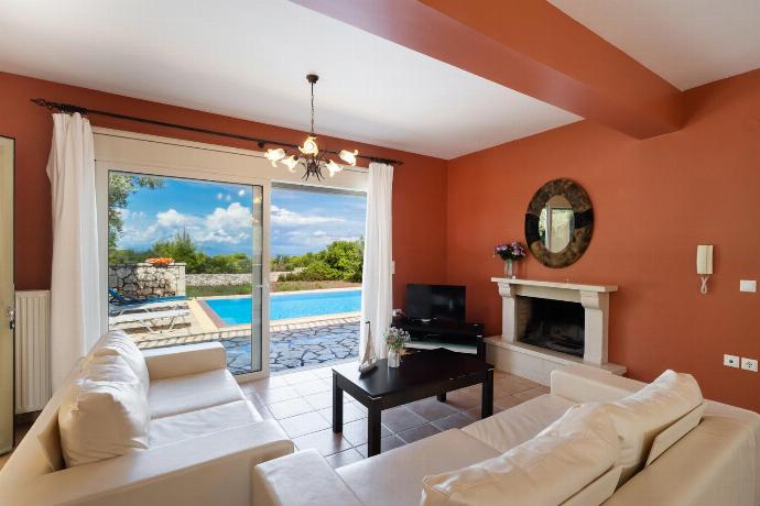  . - Villa Eudora . (Photo Gallery) }}