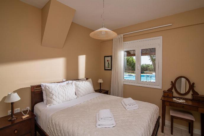  . - Villa Elessa . (Photo Gallery) }}