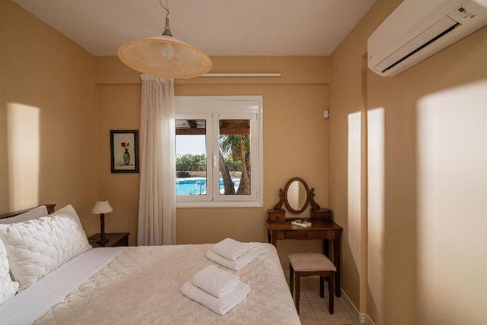  . - Villa Elessa . (Photo Gallery) }}