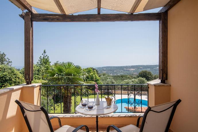  . - Villa Elessa . (Photo Gallery) }}