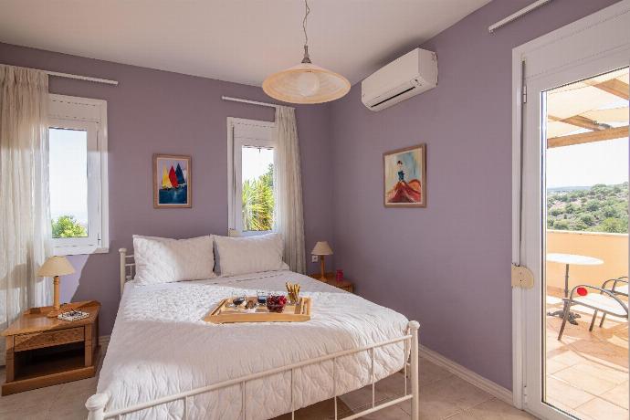  . - Villa Elessa . (Photo Gallery) }}