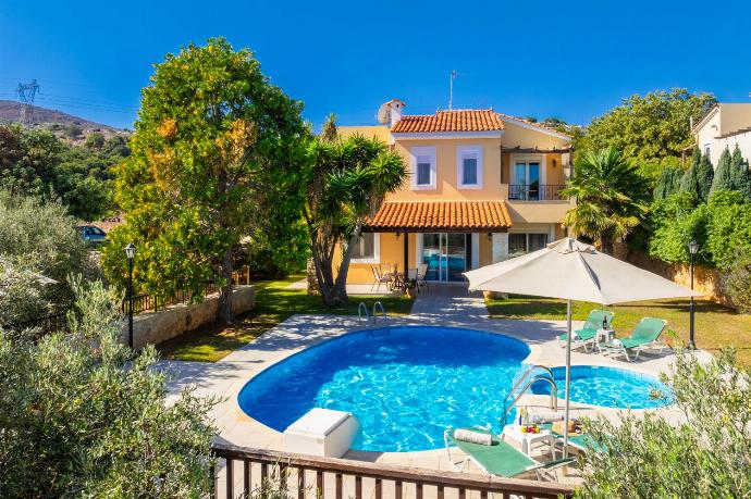 Beautiful villa with private pool, terrace, and garden . - Villa Elessa . (Photo Gallery) }}