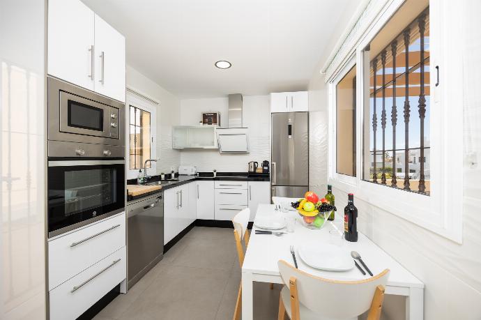 Equipped kitchen . - Casa Eva . (Photo Gallery) }}