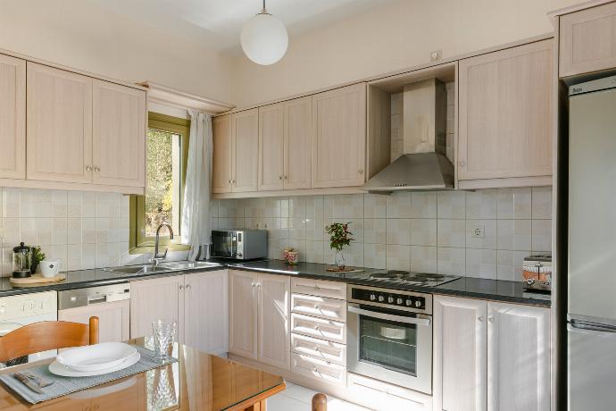  . - Villa Pinelopi . (Photo Gallery) }}