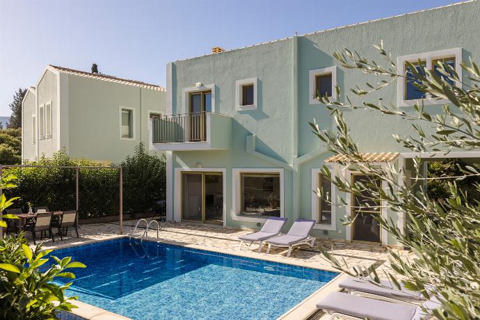  . - Villa Pinelopi . (Photo Gallery) }}