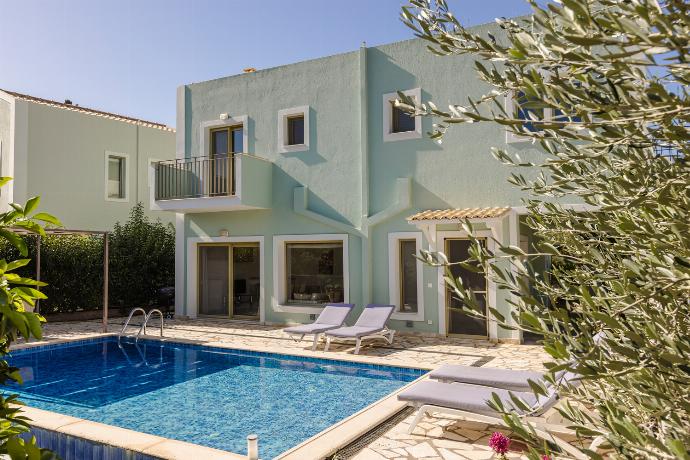  . - Villa Pinelopi . (Photo Gallery) }}
