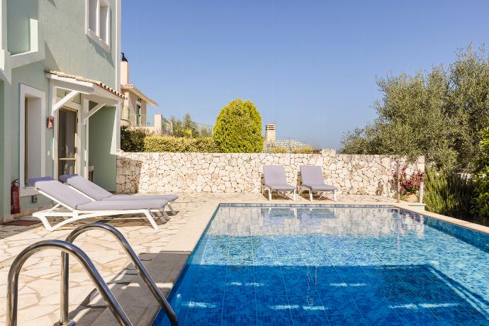  . - Villa Pinelopi . (Photo Gallery) }}