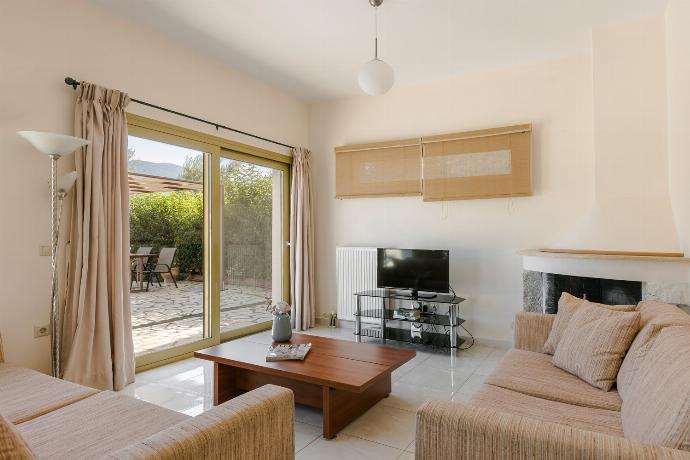  . - Villa Pinelopi . (Photo Gallery) }}