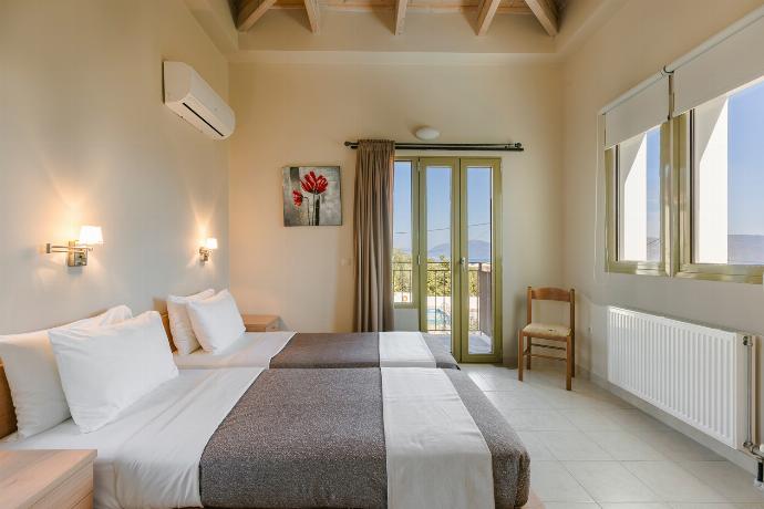  . - Villa Pinelopi . (Photo Gallery) }}