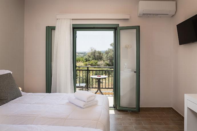  . - Villa Kyveli . (Photo Gallery) }}