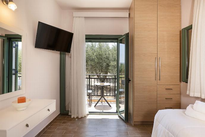  . - Villa Kyveli . (Photo Gallery) }}