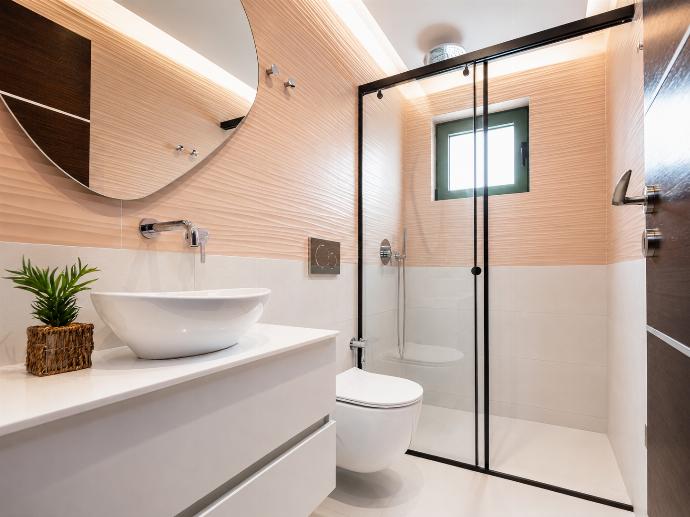 Family bathroom with shower . - Villa Kyveli . (Photo Gallery) }}