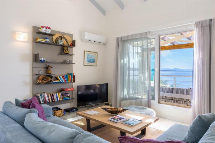  . - Villa Penelope . (Photo Gallery) }}