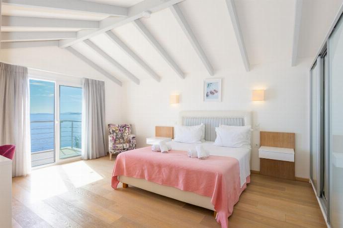  . - Villa Penelope . (Photo Gallery) }}