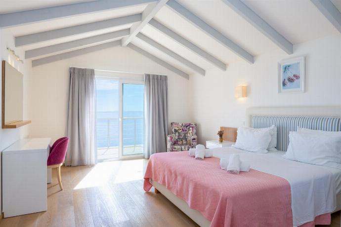  . - Villa Penelope . (Photo Gallery) }}