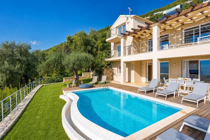 Beautiful villa with private pool, terrace, and garden . - Villa Penelope . (Photo Gallery) }}