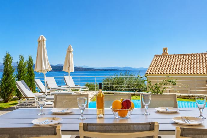  . - Villa Odysseus . (Photo Gallery) }}