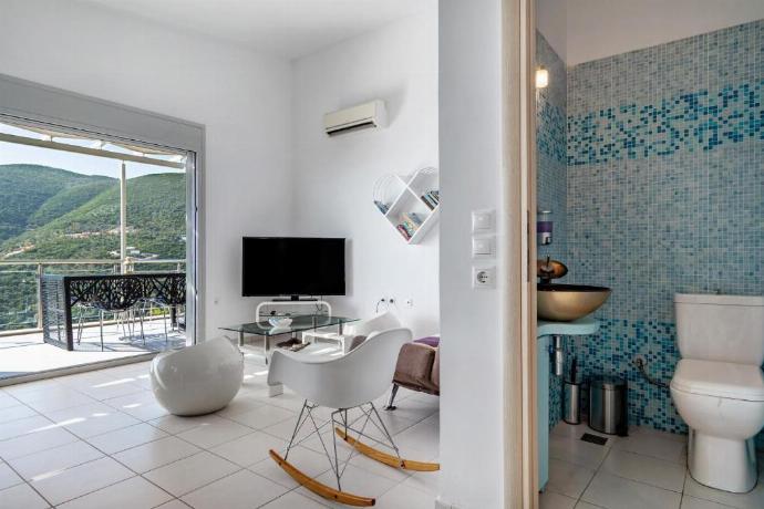  . - Villa Sapfo . (Галерея фотографий) }}