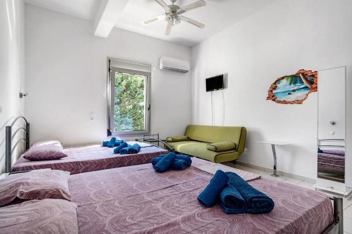  . - Villa Sapfo . (Photo Gallery) }}