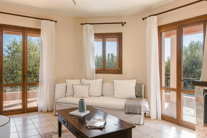  . - Ilios Kefalonia . (Photo Gallery) }}