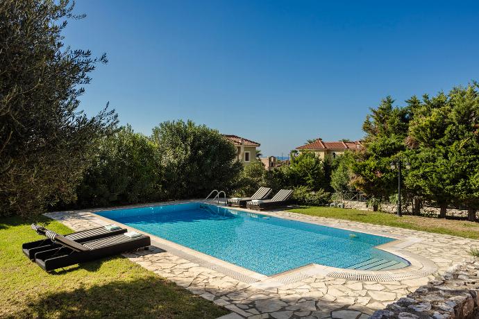  . - Ilios Kefalonia . (Photo Gallery) }}