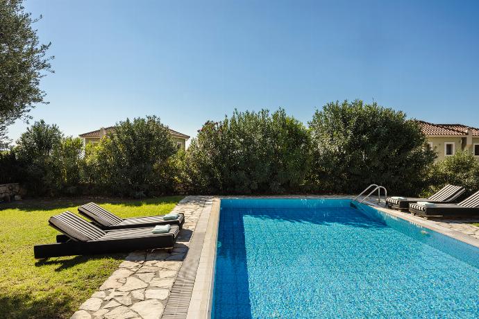  . - Ilios Kefalonia . (Photo Gallery) }}