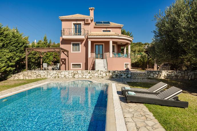  . - Ilios Kefalonia . (Photo Gallery) }}