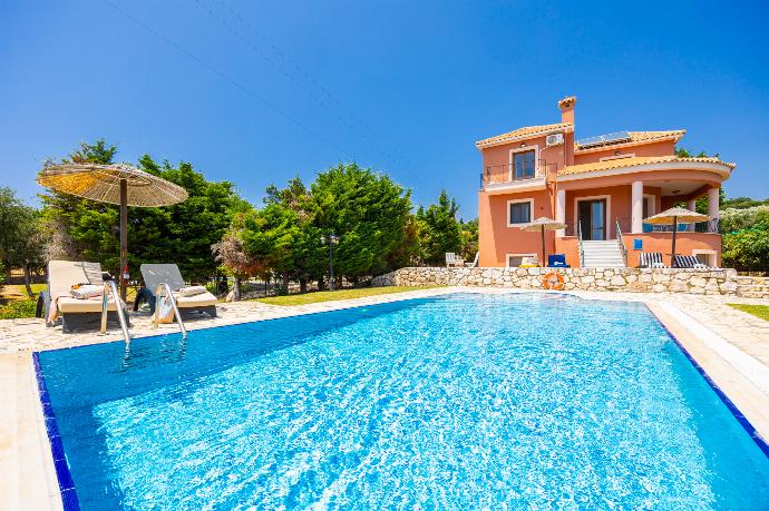 . - Ilios Kefalonia . (Photo Gallery) }}