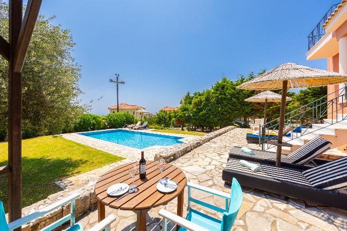  . - Ilios Kefalonia . (Photo Gallery) }}