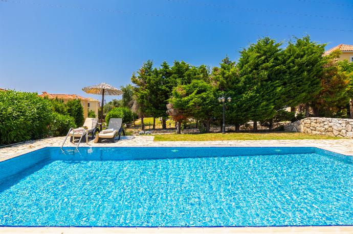 . - Ilios Kefalonia . (Photo Gallery) }}