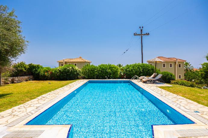  . - Ilios Kefalonia . (Photo Gallery) }}