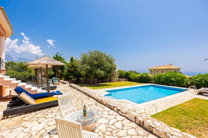  . - Ilios Kefalonia . (Photo Gallery) }}