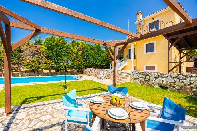 Terrace area . - Ionian Blue . (Photo Gallery) }}