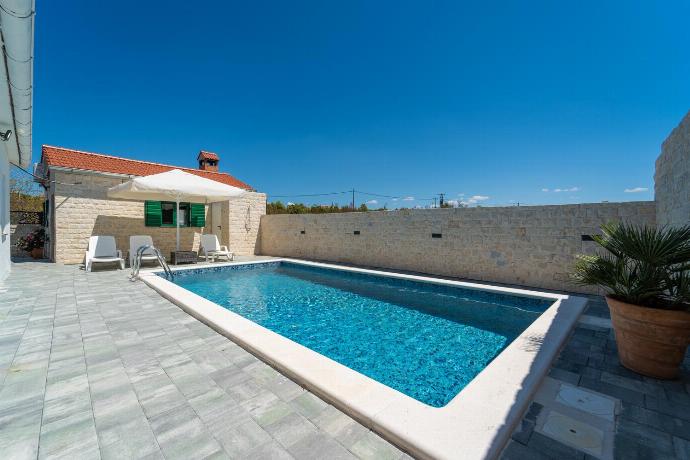  . - Villa Iva . (Photo Gallery) }}